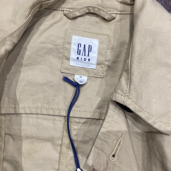 Slightly used kids jacket medium in size(8-10) - Picture 2 of 4